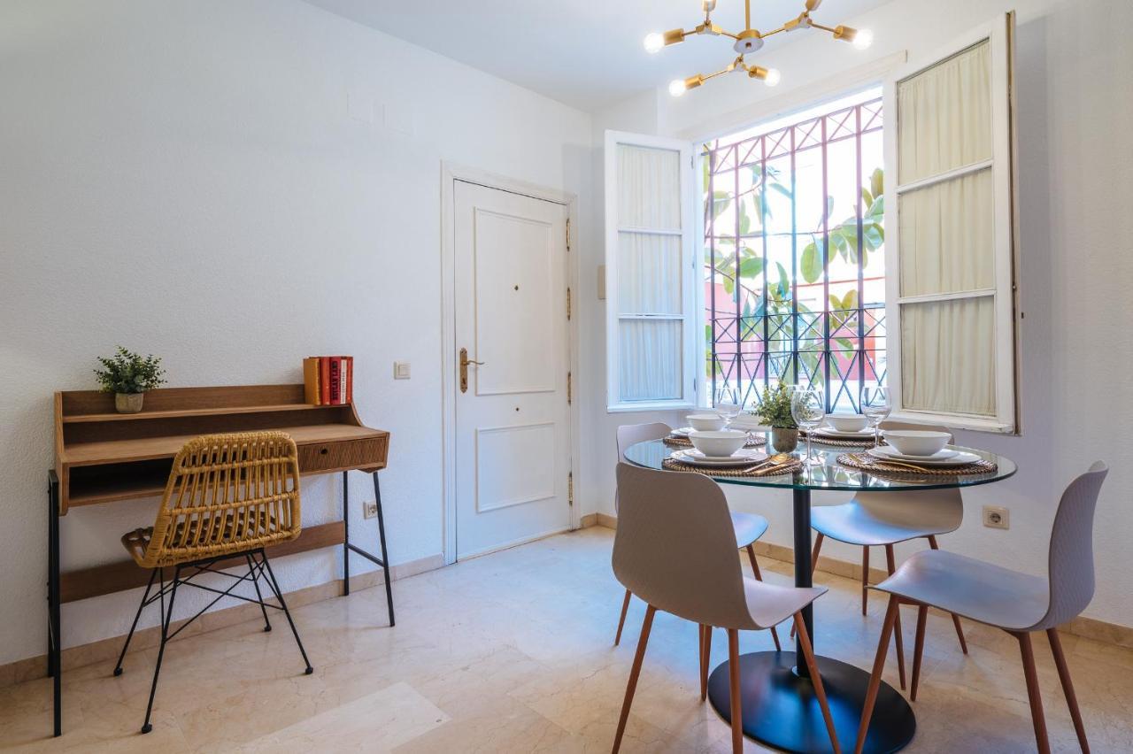Lirio Suite Apartment - Private Parking Included Sevilha Exterior foto