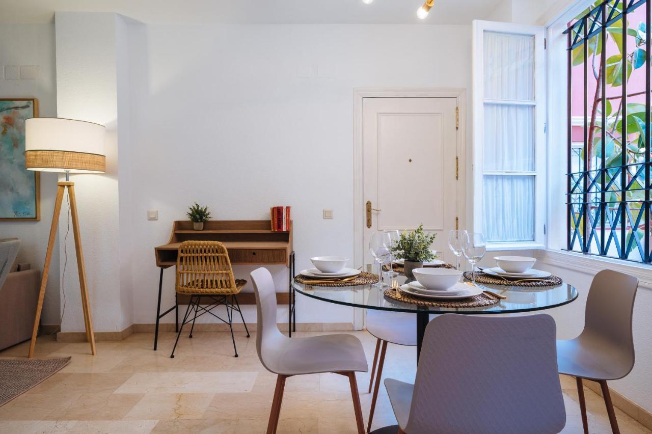 Lirio Suite Apartment - Private Parking Included Sevilha Exterior foto